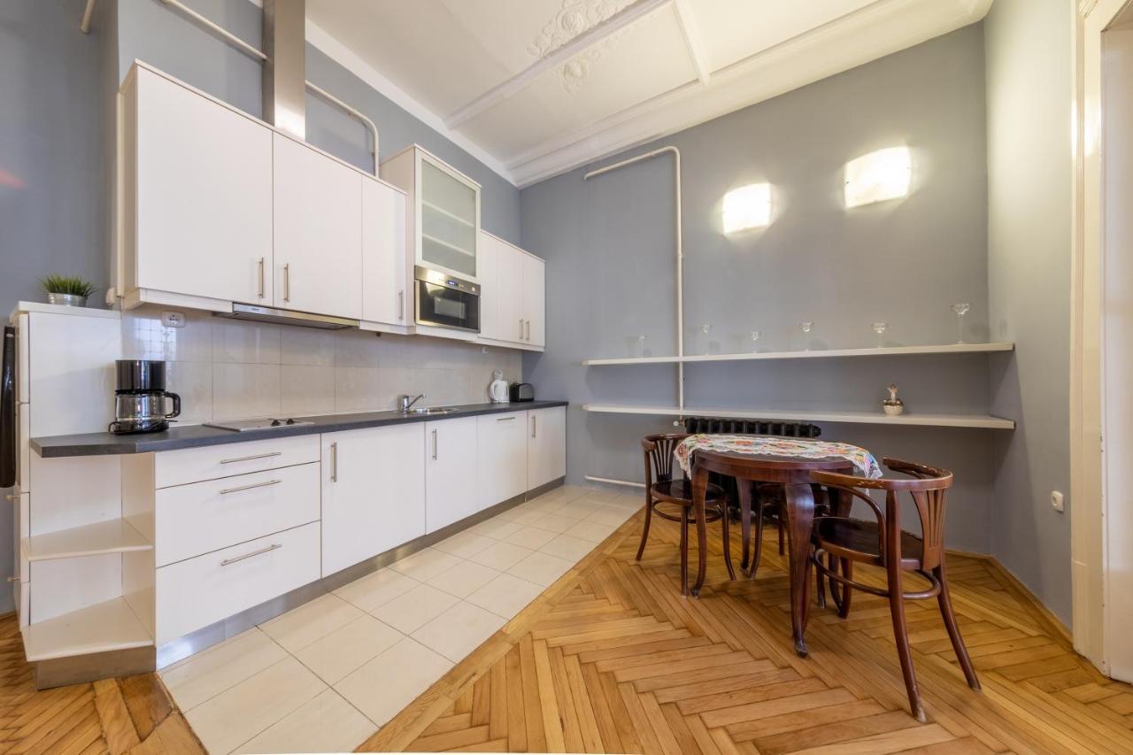 Apartment Elisabeth On Vaci Street Budapest